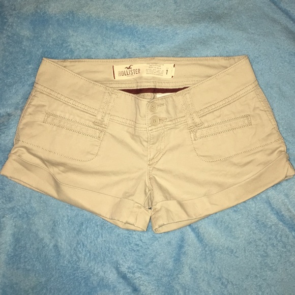 Hollister khaki shorts