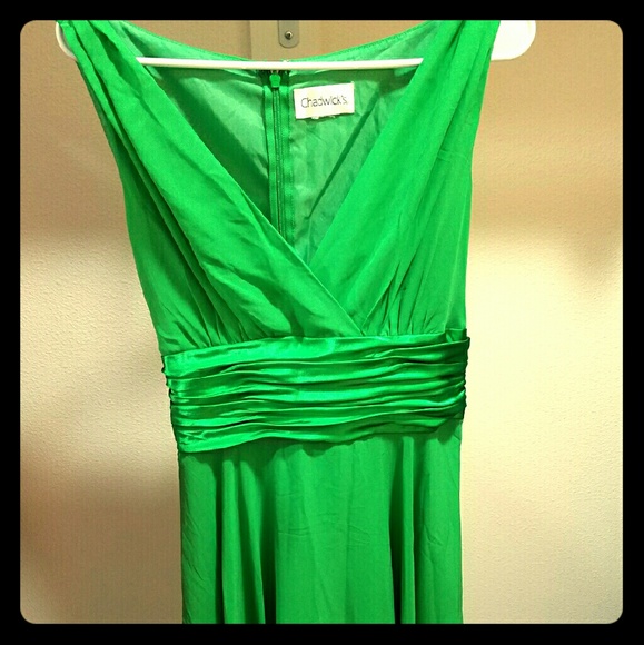 Green Sleeveless Dress with versatile sash.
