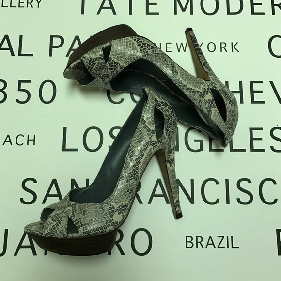 New Listing! BCBG Snake Print Platform Heels - Picture 2 of 4