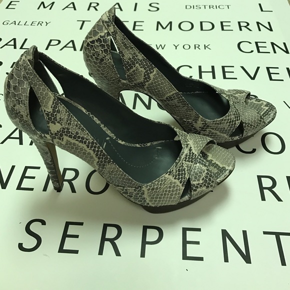 New Listing! BCBG Snake Print Platform Heels - Picture 4 of 4