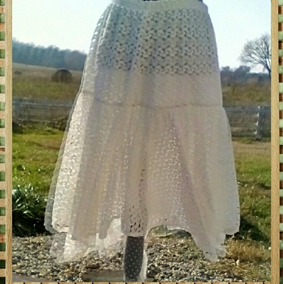 White Asymmetrical Skirt. HP Easy Bree