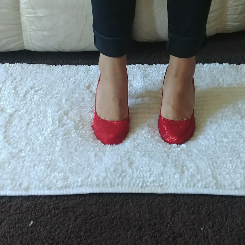 last Pair 7.5  Red Heels 🚨PRICE IS FIRM🚨 - Picture 5 of 8