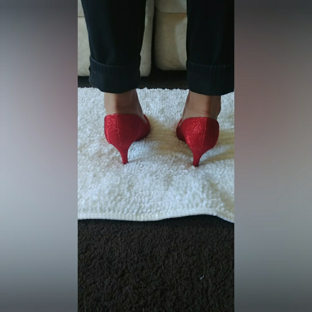 last Pair 7.5  Red Heels 🚨PRICE IS FIRM🚨 - Picture 7 of 8