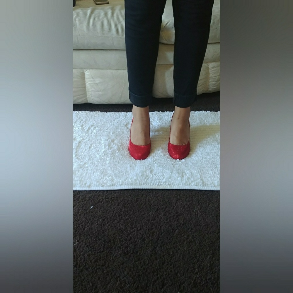 last Pair 7.5  Red Heels 🚨PRICE IS FIRM🚨 - Picture 8 of 8