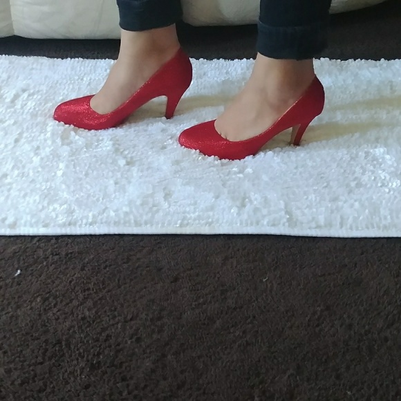 last Pair 7.5  Red Heels 🚨PRICE IS FIRM🚨 - Picture 6 of 8