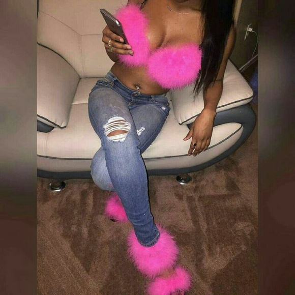 Custom Fur bra - Picture 2 of 4