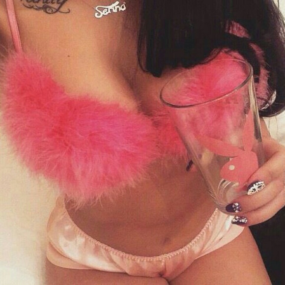 Custom Fur bra - Picture 4 of 4