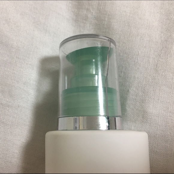 Pevonia Combination Skin Cleanser - Picture 3 of 4