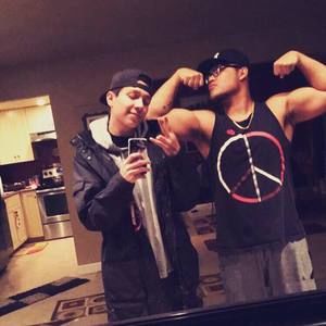 Meet your Posher, Ray