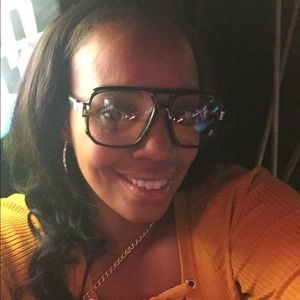 Meet your Posher, Keshia