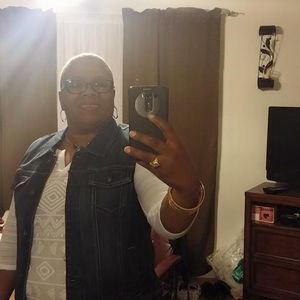 Meet your Posher, Anita