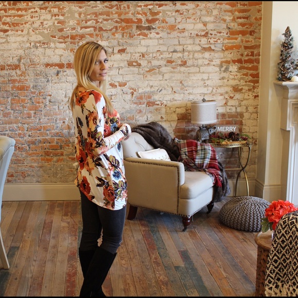 Ivory floral front knot tunic - Picture 4 of 4