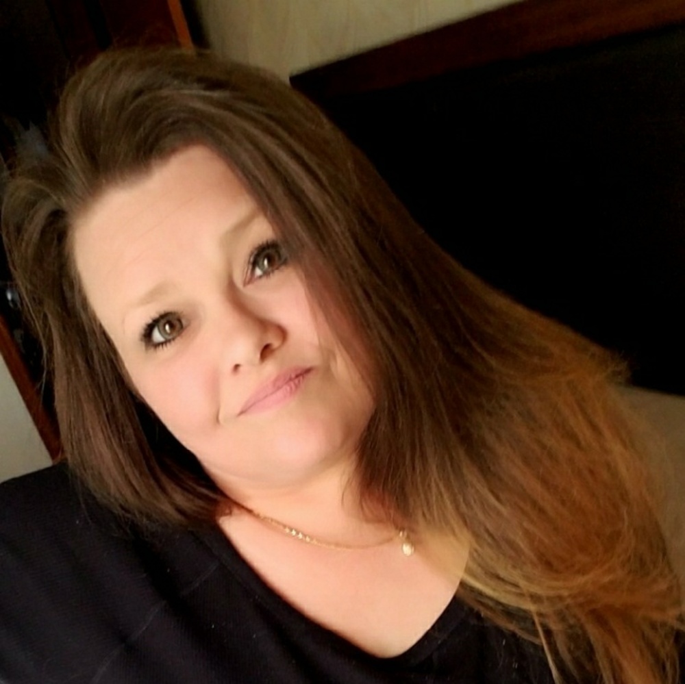 Meet your Posher, Cynthia