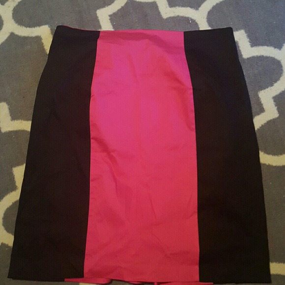 Worthington pink and bkack color block skirt