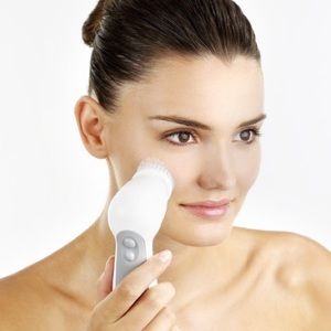 Facial Brush (by Braun)