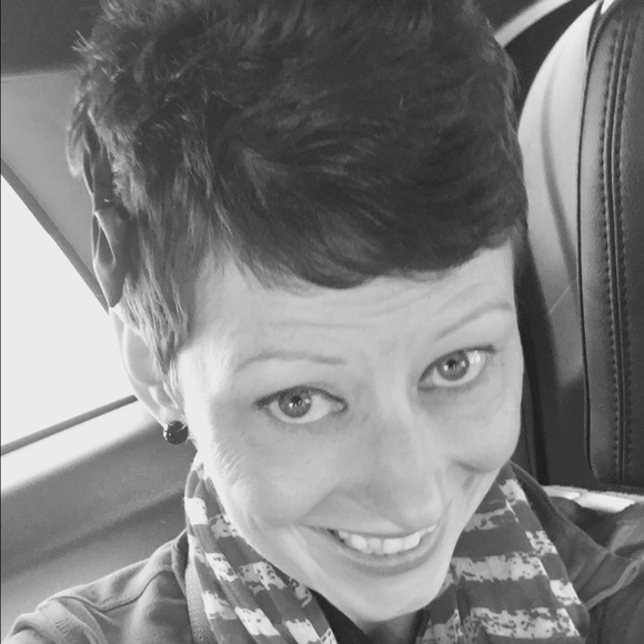 Meet your Posher, Alissa - Picture 1 of 1