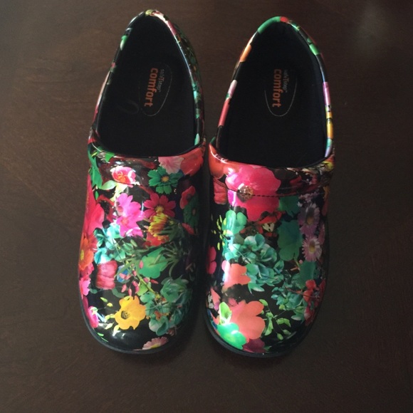 SafeTstep nursing shoes