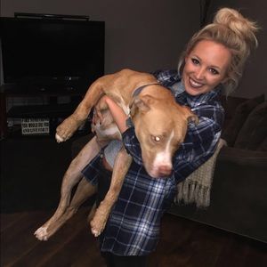 Meet your Posher, Cassandra