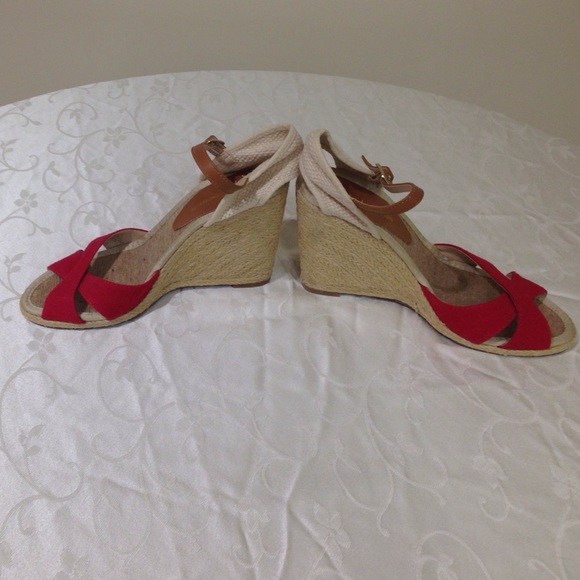 A fun pair of red wedges. BCBGeneration - Picture 2 of 2
