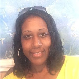 Meet your Posher, Monique