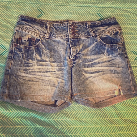Celebrity pink jean shorts 1