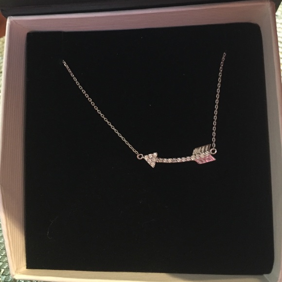 Silver arrow Necklace‼️HOLIDAY SALE ONLY‼️‼️‼️🎁🎁