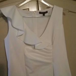 SOLD Cream White size 6 Vittadini dress Fitted