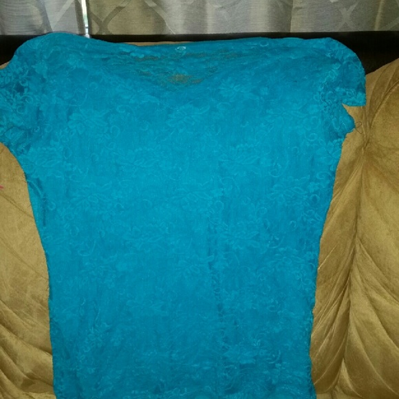 Women's shirt - Picture 2 of 2