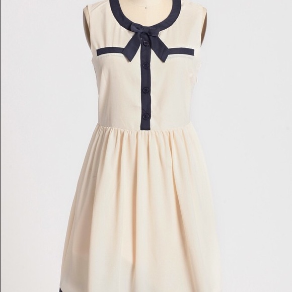 ISO knitted dove dresses XS or S