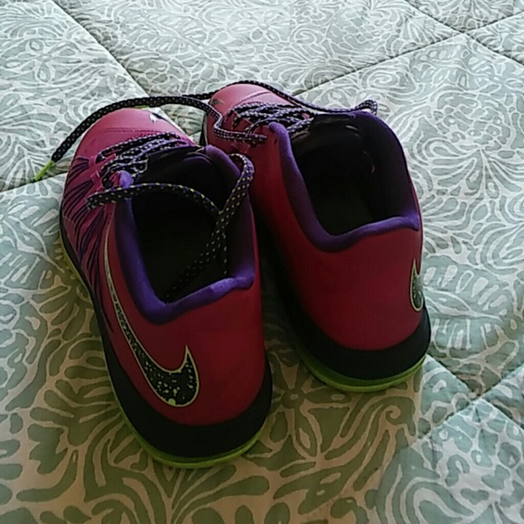 MENS NIKE LABRON JAMES SNEAKER SHOES- US 8 - Picture 2 of 4