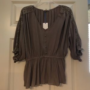 Tea N Rose taupe tan lace sleeve flowy blouse M