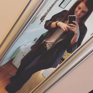 Meet your Posher, Caitlin