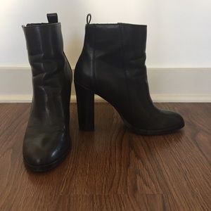 Size 9 Heeled Boot