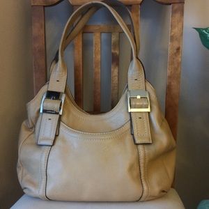 Tignanello purse, magnetic close, lots of pockets