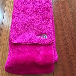Fabulous girls L north face fuzzy scarf!!!