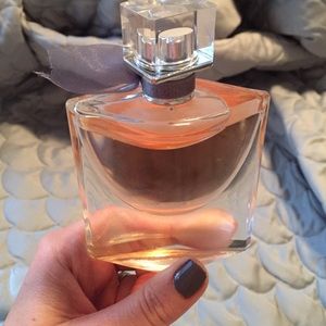 La Vie Est Belle eau de parfum spray 1.7 oz