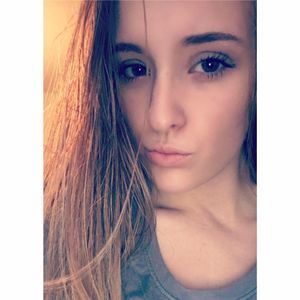 Meet your Posher, Michaela