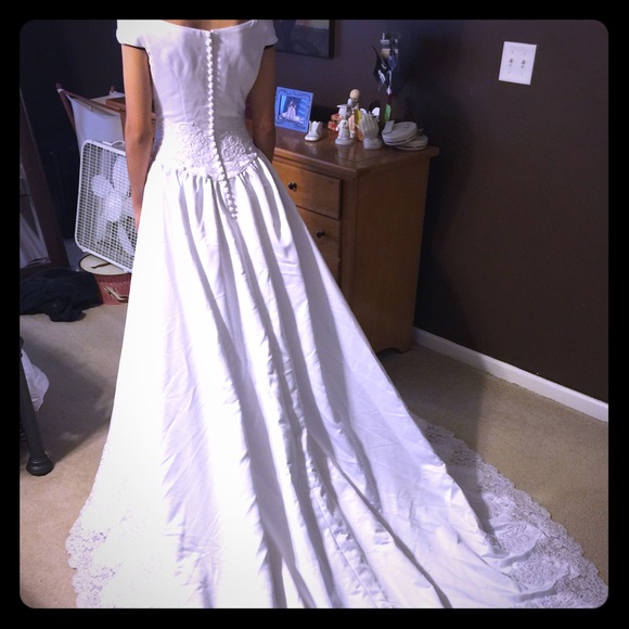 Wedding gown