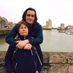 Meet your Posher, Zachary