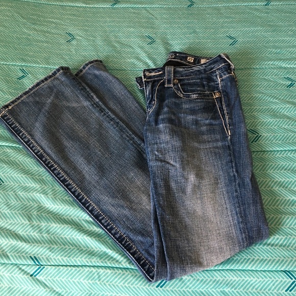 🚫Sold🚫 Miss Me boot cut jeans "27 - Picture 2 of 3