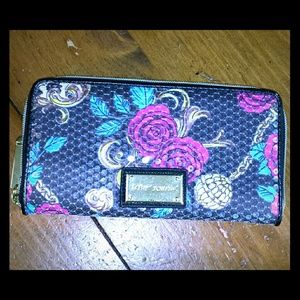 **BETSEY JOHNSON WALLET**