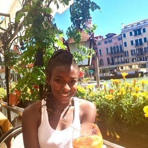 Meet your Posher, Danielle