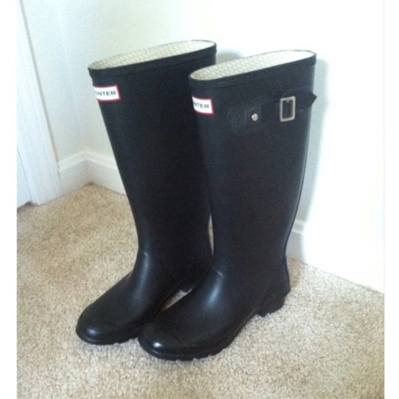 LIKE NEW: hunter rain boots