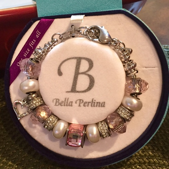 Beautiful charm bracelet with crystals‼️CYBER SALE