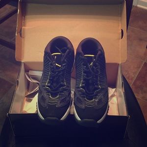 Retro Jordan 11's 🐝