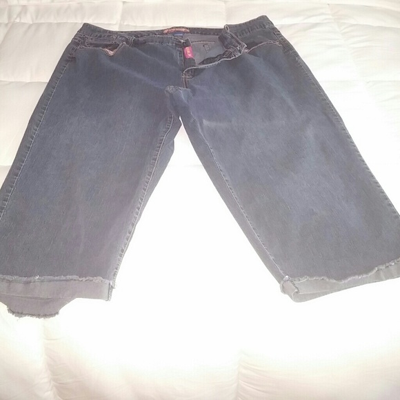 Avenue Capri stretch jeans