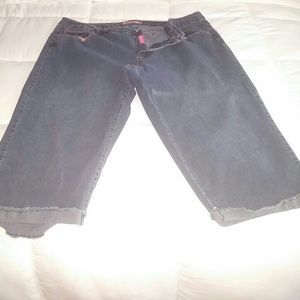 Avenue Capri stretch jeans