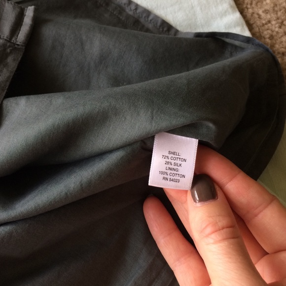 Banana Republic Ruffle Top - Picture 3 of 3