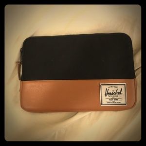 Herschels Heritage tech sleeve for MacBook 11''