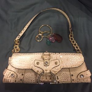 Guess purse- brand new.